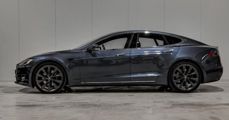 TESLA MODEL S (01/06/2018) - 